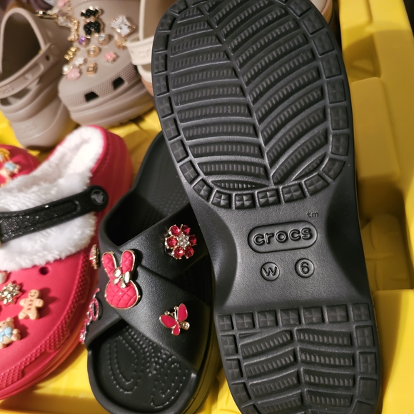 ❤️Effortless Edge! Custom Black Classic Cross Strap Crocs! - Picture 7 of 8